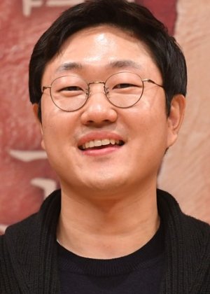 Jung Dong Yoon in Liga do Fogão Korean Drama(2019)