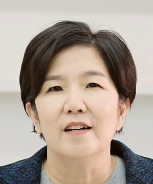 Sung Mi Lee