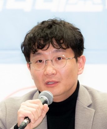 Ki Hyuk Lee