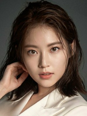 Eun Yi Soo | Introverted Boss
