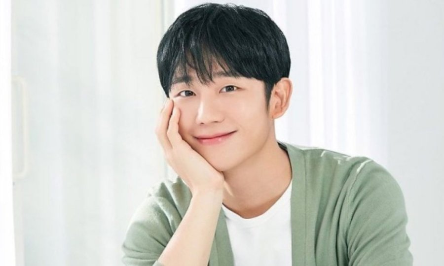Jung Hae In will reportedly work with Kang Ha Neul & Youn Yuh Jung, in a new KBS drama!