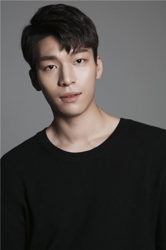 Wi Ha Joon In Talks To Join Lee Dong Wook S Upcoming Drama