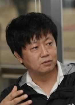 Jeong Seong Jin in Il Mare Korean Movie(2000)