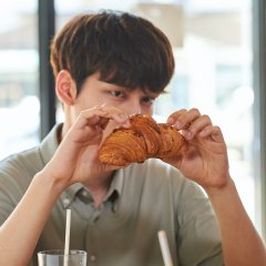 Croissant Korean Movie photo