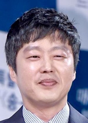 Kim Hee Won in Shop of the Lamp Korean Drama(2024)