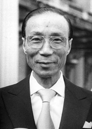 Run Run Shaw in Challenge of the Masters Hong Kong Movie(1976)