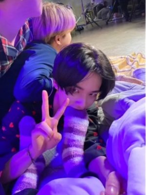 yunhosmellyfeet