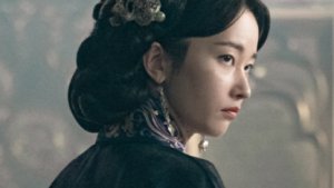 Jeon Jong Seo Strives to Survive After the King's Death in "Queen Woo"