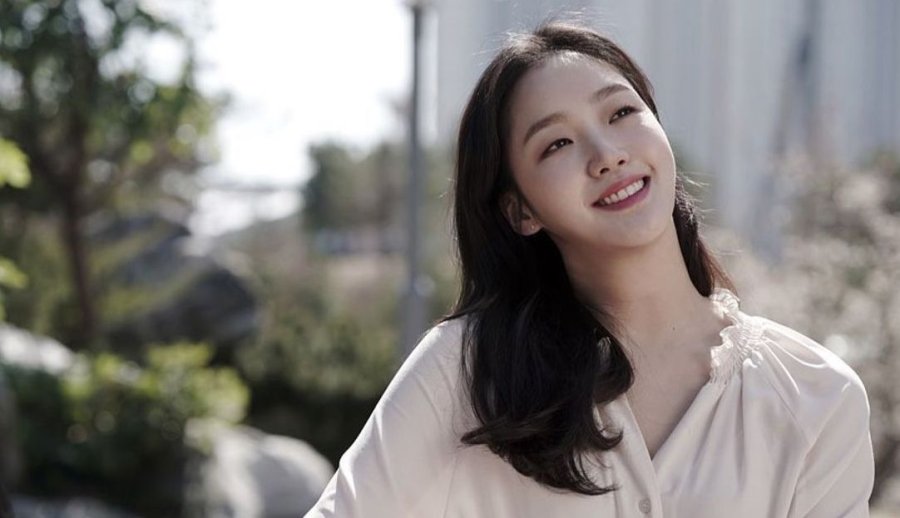 Kim Go Eun Will Possibly Star in the Upcoming Romantic K-Drama 