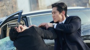 tvN's Office Drama, "The Auditors", Gives a Glimpse of Shin Ha Kyun in Action