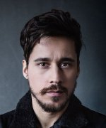 Peter Gadiot