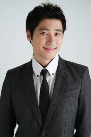 Hyun Woo Jung