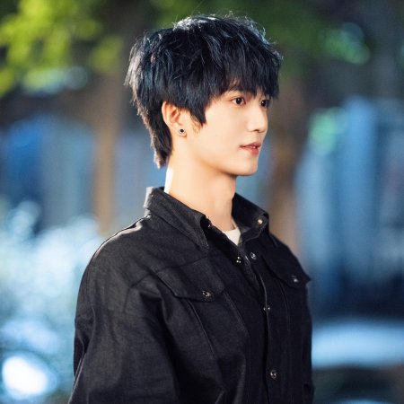 Shi Ba Sui Tai Nai Nai Jia Dao, Chong Zheng Jia Zu Rong Yao (2025)