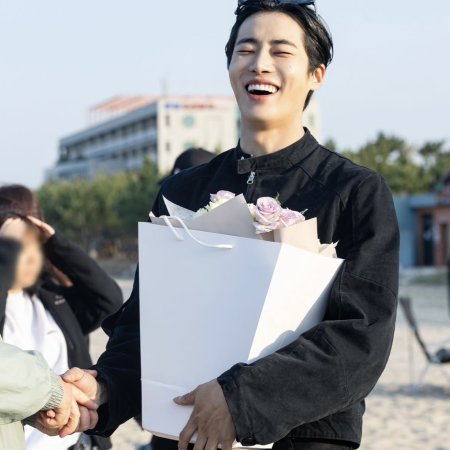 Head over Heels: Behind the Scenes (2025)