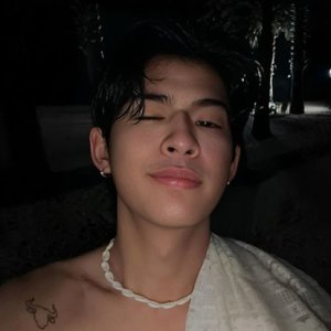 hdudud 