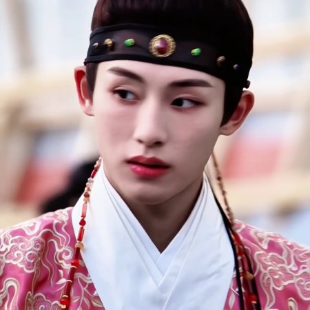 Liang Chen Mei Jin ()