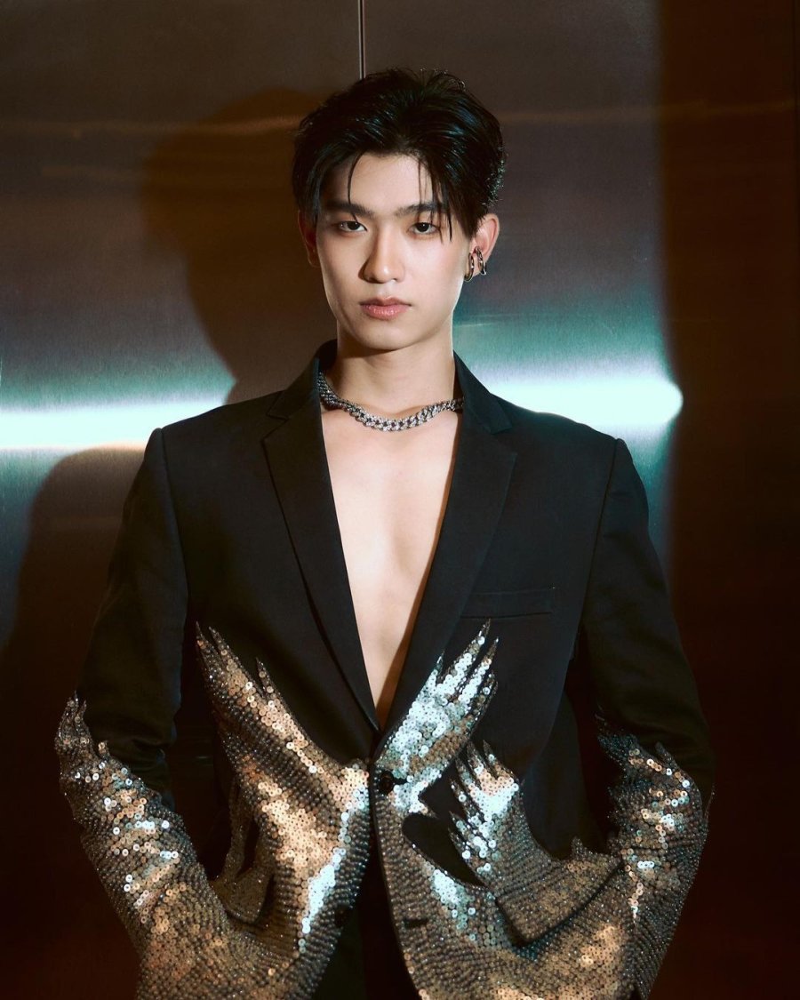 suit_thomas.jpg