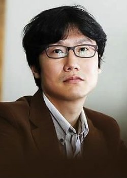 Hwang Dong Hyuk in Tomb Robbery Korean Movie(2020)