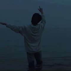 Walking to the Moon Chinese Movie photo