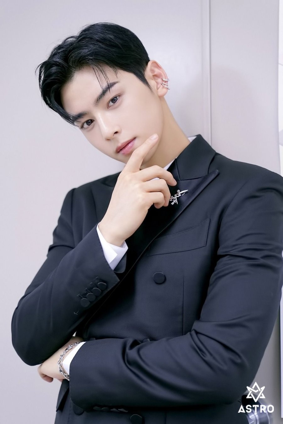ASTRO's Cha Eun Woo confirmed to star in new fantasy romance drama