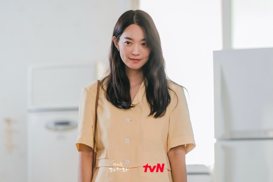 Shin Min-ah di drama Hometown Cha-Cha-Cha. (Dok. tvN)
