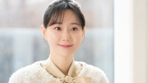 Lee Yoo Young Smiles Brightly Despite Leading a Tough Life in "Dare to Love Me"