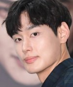 Hwang Dong Hee