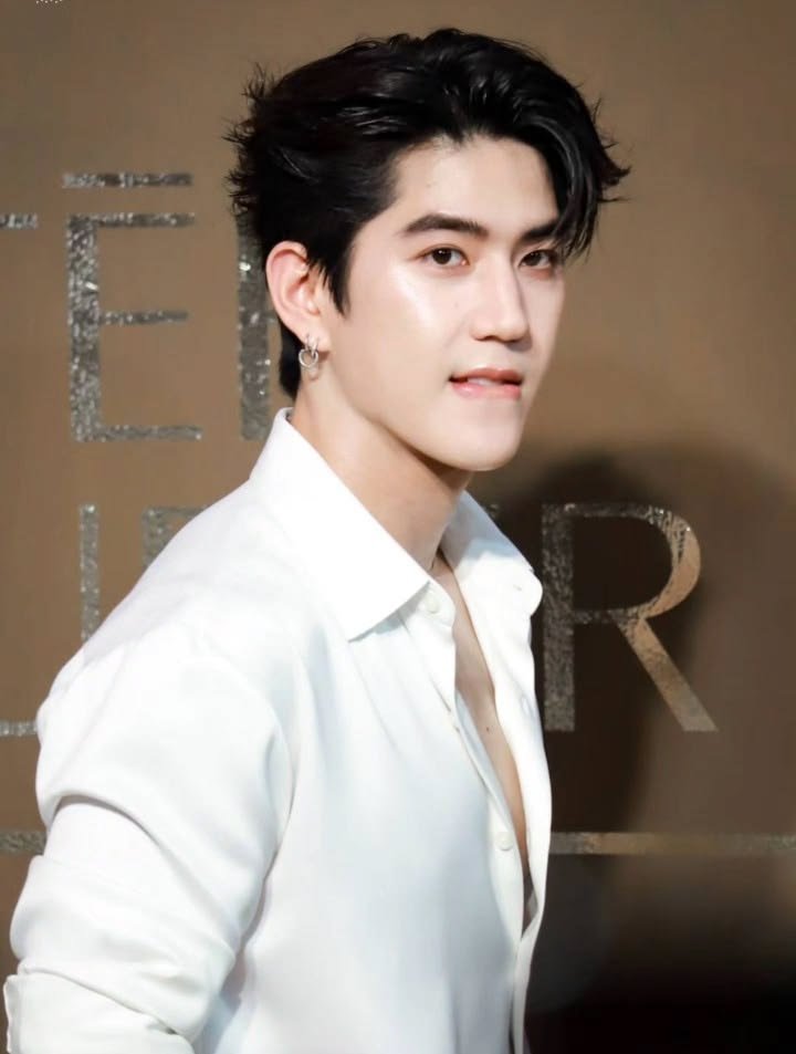 lips sea T.jpg