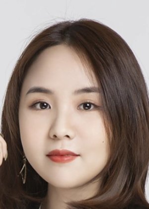 Qin Qin in Mr. Fox and Miss Rose Chinese Drama