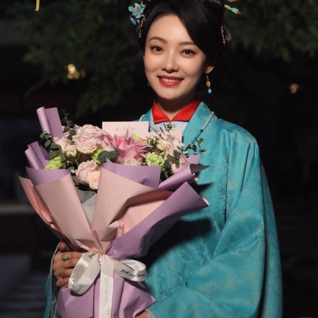 Liang Chen Mei Jin ()