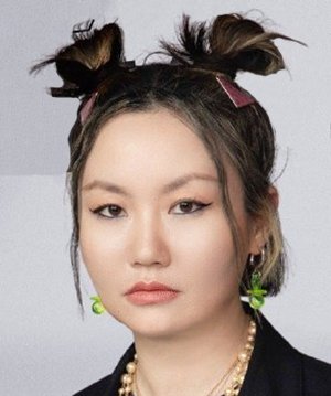 Yosh ayol bilan keksa odamning hammomida jinsiy aloqa Seksi kokraklar