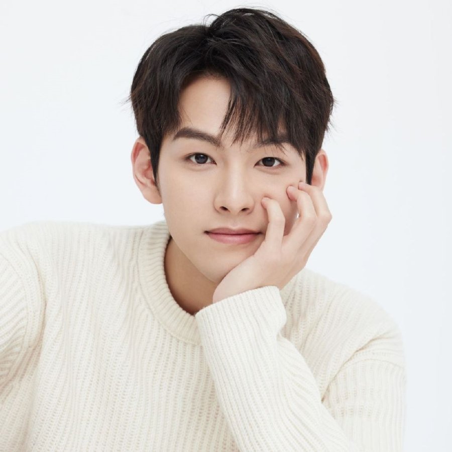 Ричард ли актер китай. Ли му чэнь актриса. Лю тао сюань актер. Ли юй цзе / li yu jie. Ли юй цзе / li yu jie.