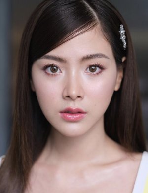 Jomkwan / Miss Chou | Banlang Hong