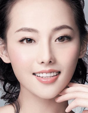 Liu Ying Xue | The First Card
