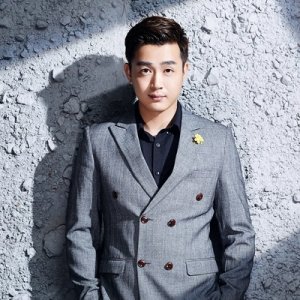 Jie Shi