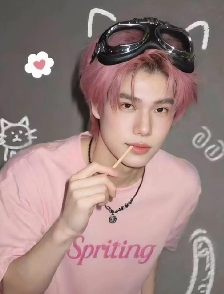 phuwin pink.jpg