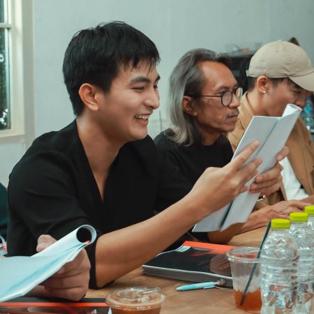 Saiyut Suek Chomwet Haeng Thi Rap Sung ()