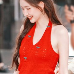 Where Her Hemline Brushed Chinese Drama photo