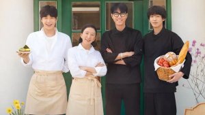 Kim Seon Ho, Kim Hee Ae, Lee Ki Taek, and Cha Seung Won serve French desserts to elderly villagers