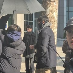 Everyone Is Fighting Their Own Worthlessness Korean Drama photo