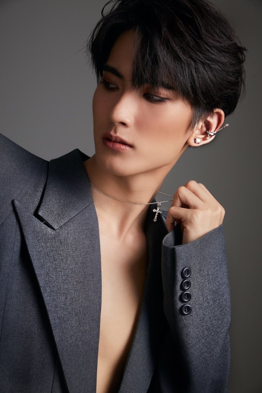 first_suit3.jpg