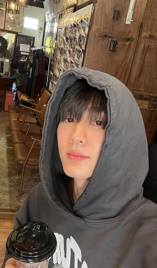 hoodie_Book Kasidet.jpg
