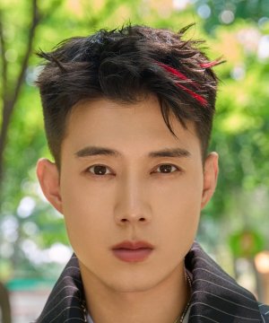 Wen Bo Huang