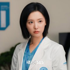 Kim Ji Won photo