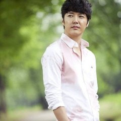 Yoon Sang Hyun photo