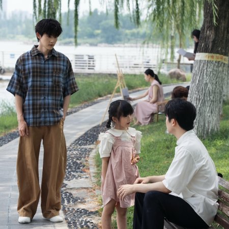 Long Zai Jiang Lin, Qi Ge Fan Pai Ba Ba Zheng Dang Nv Er Nu (2025)