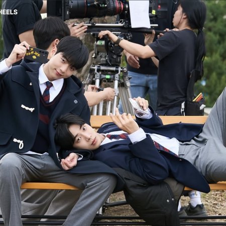 Head over Heels: Behind the Scenes (2025)