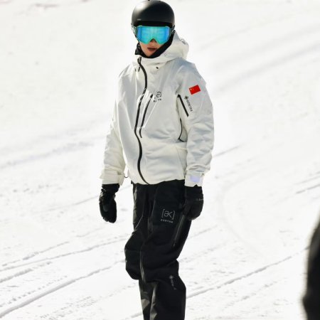 Ski into Love (2025)