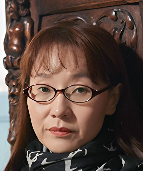 Su Yeon Lee