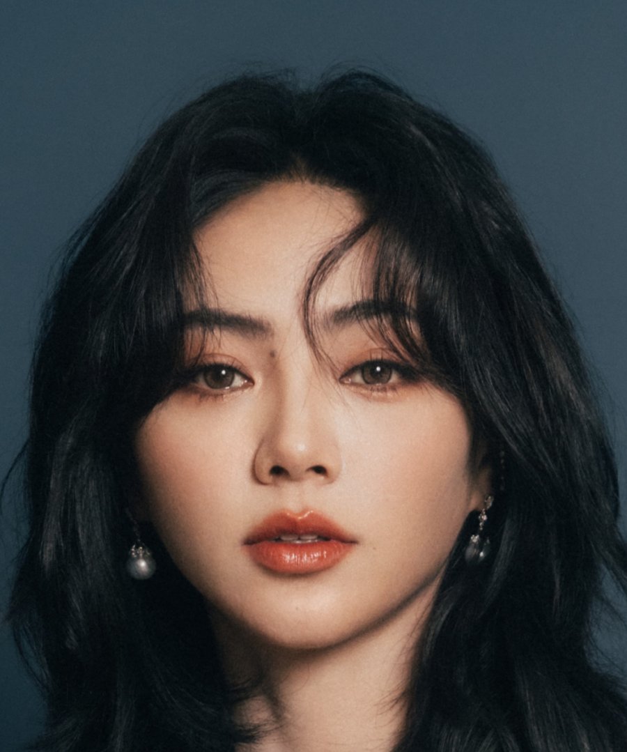 Chloe Xie (谢雪) - MyDramaList, image size:900x1079